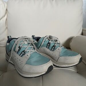 L.L bean Women's Bean's Comfort Fitness Walking Shoes